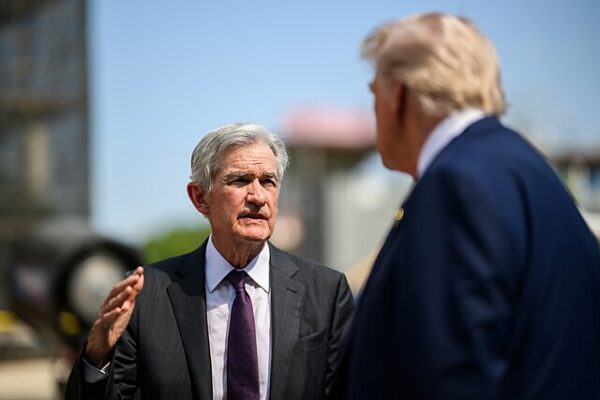 Federal Reserve faces political pressure over inflation and interest rates during meeting with U.S. leadership – bdesk.news